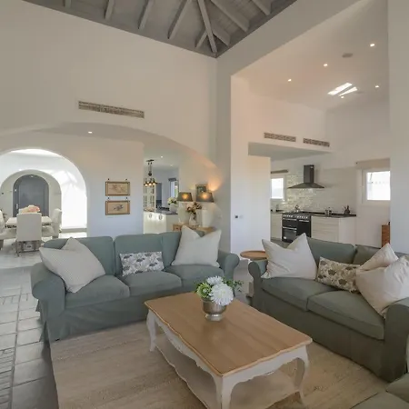 Buganvilla Villa *